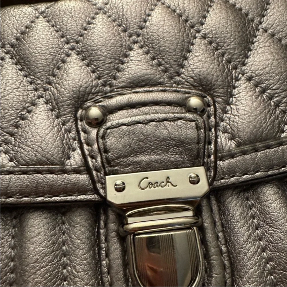 Coach Silver Platinum Quilted Leather Purse Shopper Tote Shoulder Bag EUC - Picture 4 of 15